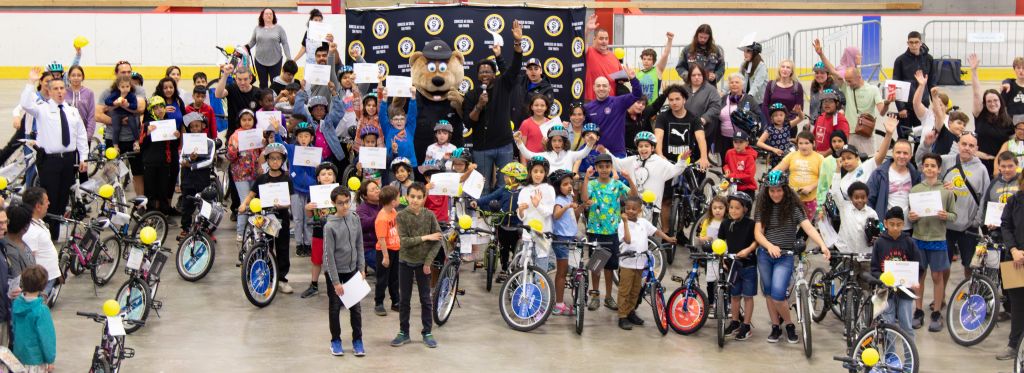 Une célébration de la jeunesse:  100 vélos distribués par Jeunesse au Soleil