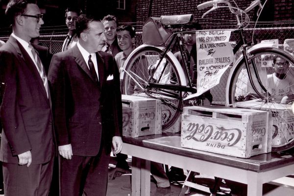 Urgences - Pictures - Bicycle - 1959.x.x. - Sarto Fournier @ Safety Test II_Crop Urgences - Pictures - Bicycle - 1959.x.x. - Sarto Fournier @ Safety Test II_Crop